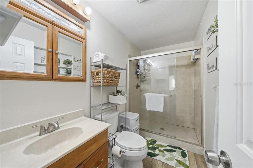 En Venta: $357,000 (5 camas, 4 baños, 1566 Pies cuadrados)