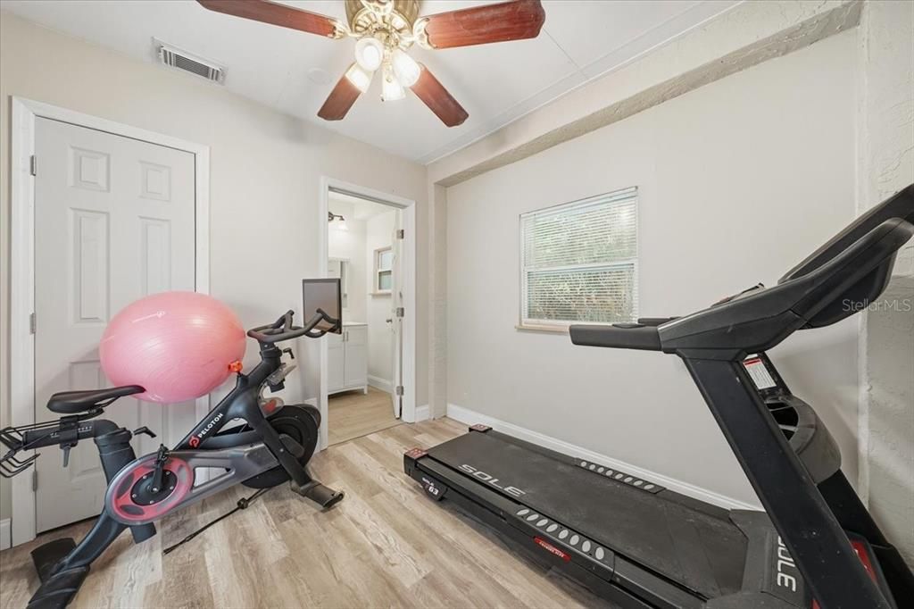 En Venta: $357,000 (5 camas, 4 baños, 1566 Pies cuadrados)