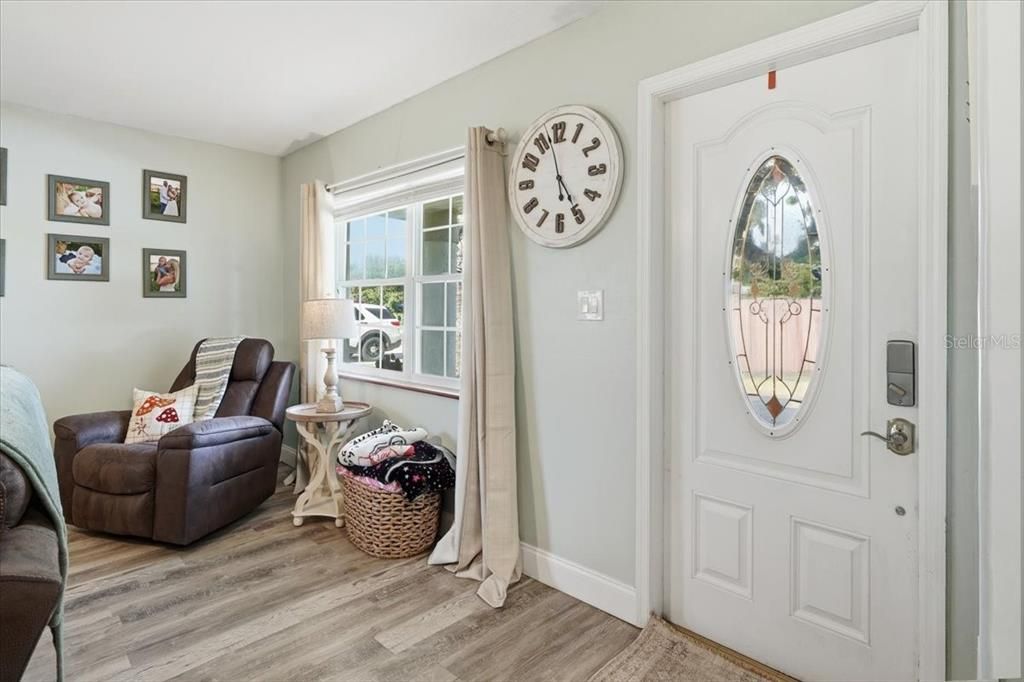 En Venta: $357,000 (5 camas, 4 baños, 1566 Pies cuadrados)