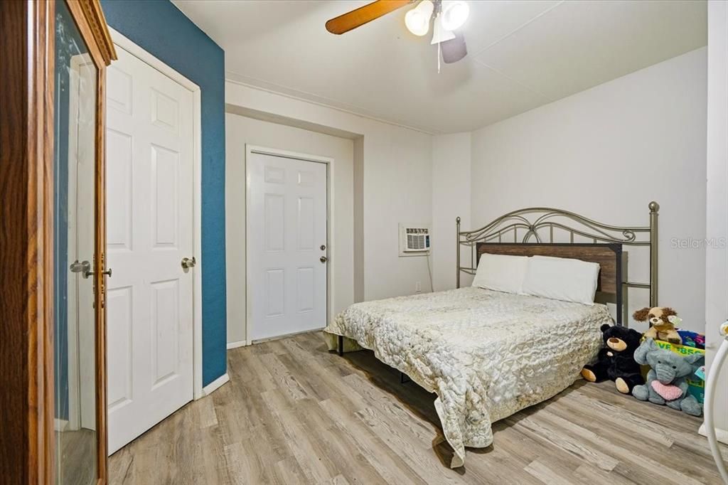 En Venta: $357,000 (5 camas, 4 baños, 1566 Pies cuadrados)