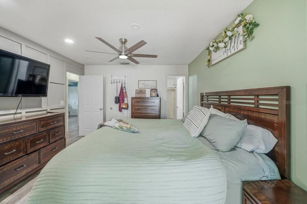 En Venta: $357,000 (5 camas, 4 baños, 1566 Pies cuadrados)