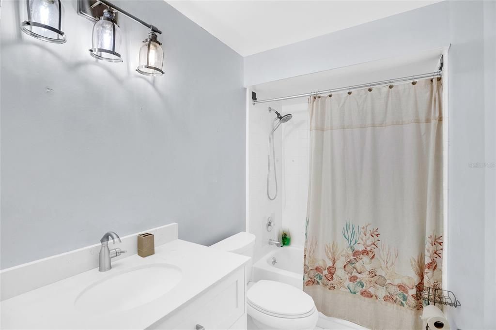 出租: $2,500 (3 贝兹, 2 浴室, 1226 平方英尺)