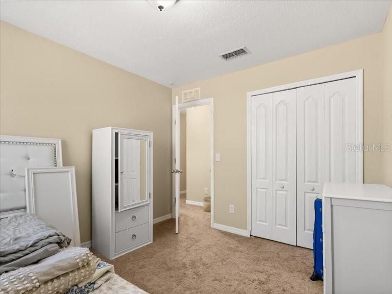 En Venta: $334,000 (3 camas, 2 baños, 1369 Pies cuadrados)