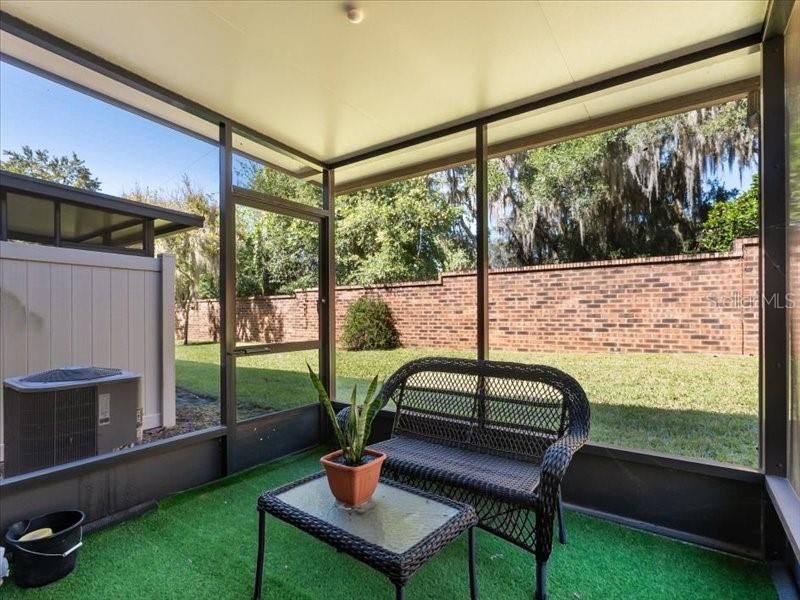 En Venta: $334,000 (3 camas, 2 baños, 1369 Pies cuadrados)