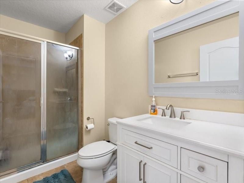 En Venta: $334,000 (3 camas, 2 baños, 1369 Pies cuadrados)