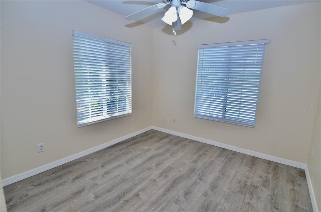 待售: $230,000 (3 贝兹, 2 浴室, 1200 平方英尺)