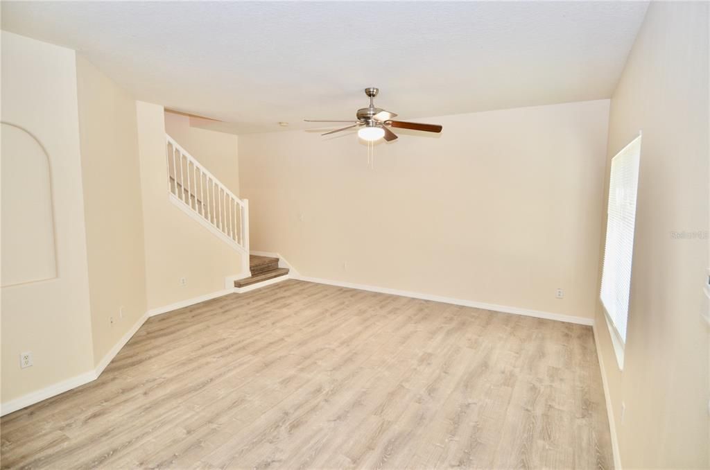 待售: $230,000 (3 贝兹, 2 浴室, 1200 平方英尺)