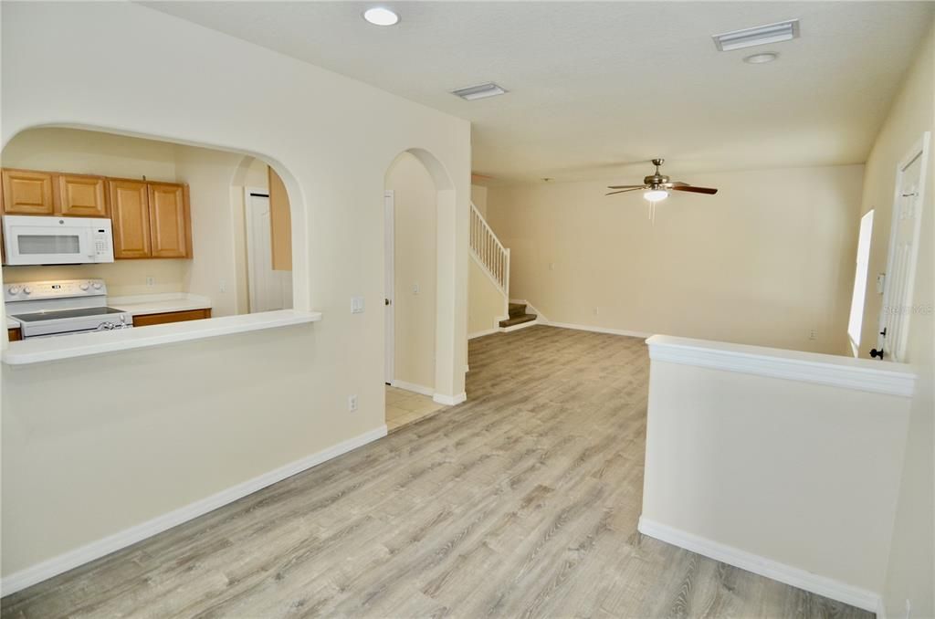 待售: $230,000 (3 贝兹, 2 浴室, 1200 平方英尺)