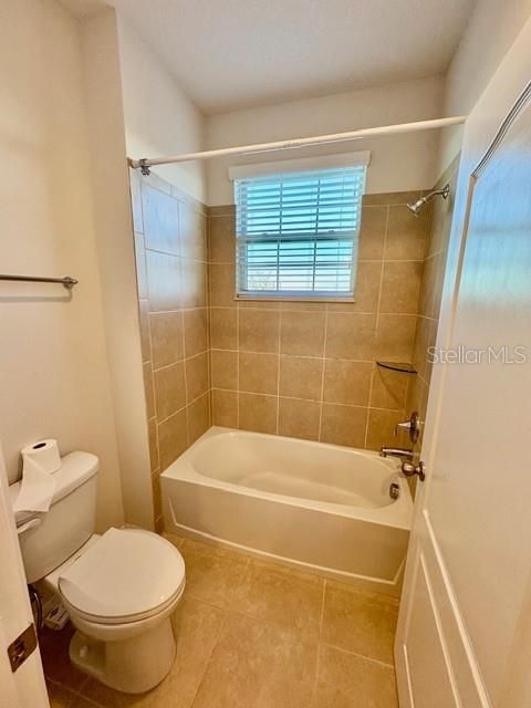 En Renta: $4,800 (4 camas, 3 baños, 2376 Pies cuadrados)