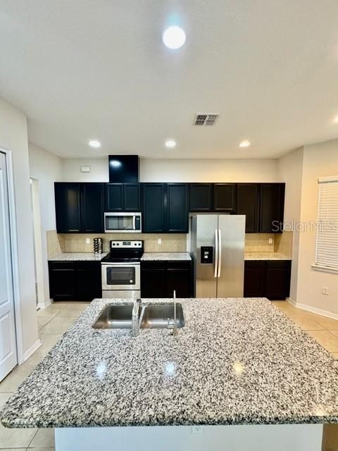 En Renta: $4,800 (4 camas, 3 baños, 2376 Pies cuadrados)