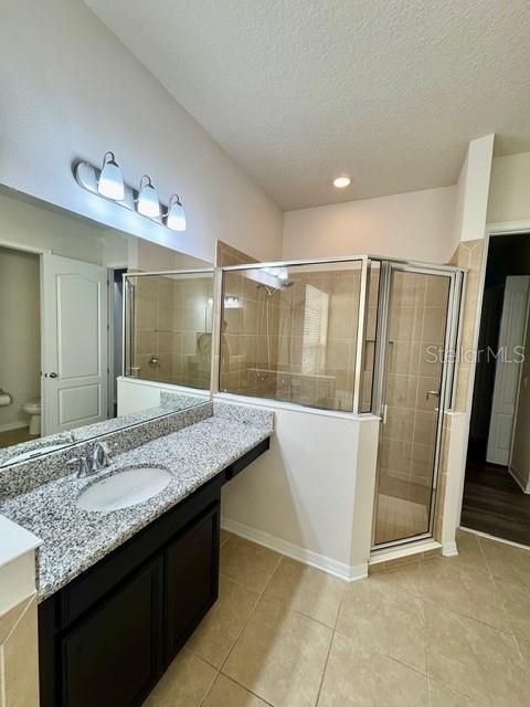 En Renta: $4,800 (4 camas, 3 baños, 2376 Pies cuadrados)