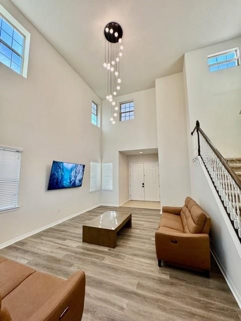 En Renta: $4,800 (4 camas, 3 baños, 2376 Pies cuadrados)