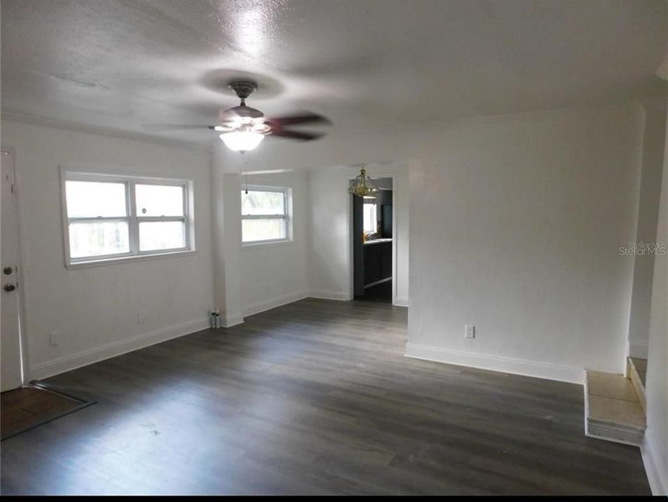 En Venta: $449,000 (5 camas, 0 baños, 1603 Pies cuadrados)