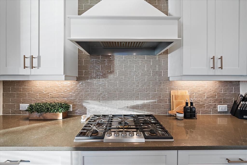 For Sale: $799,000 (3 beds, 2 baths, 2328 Square Feet)