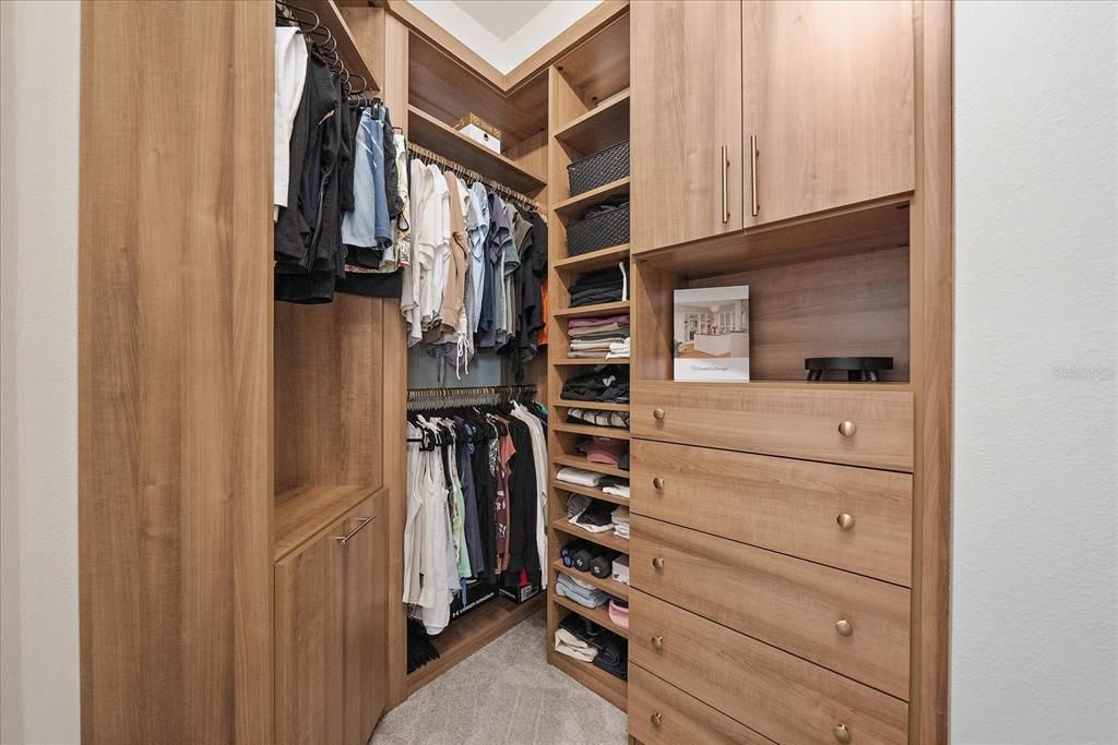 For Sale: $799,000 (3 beds, 2 baths, 2328 Square Feet)