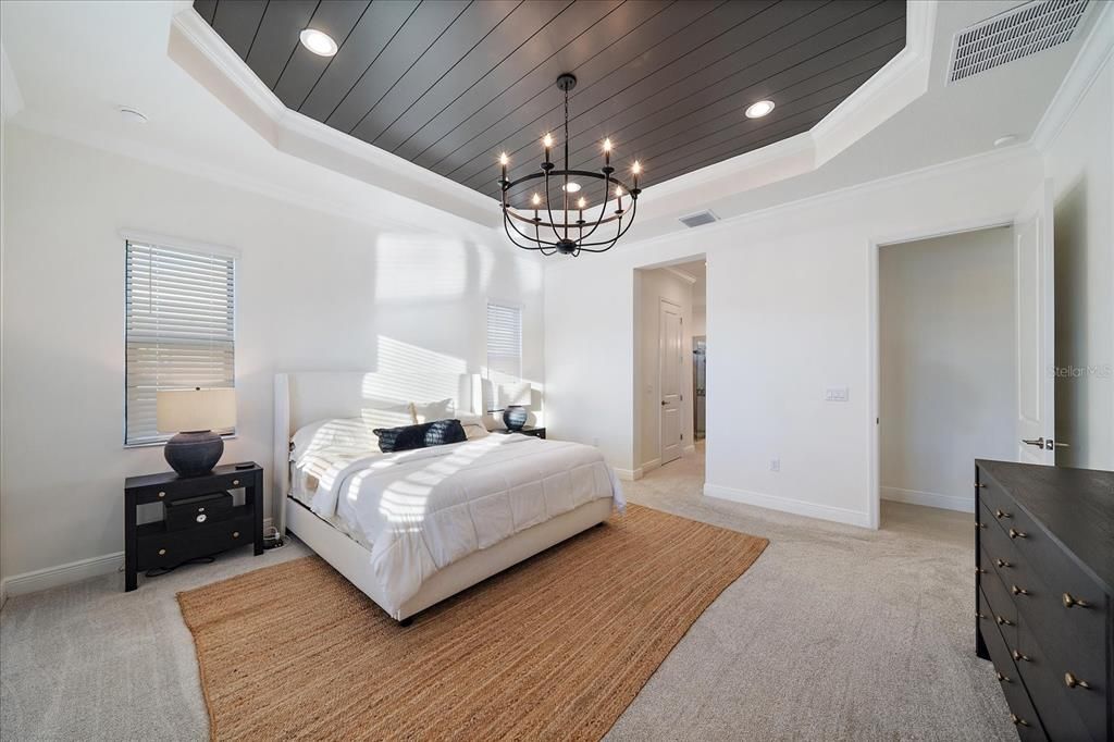 For Sale: $799,000 (3 beds, 2 baths, 2328 Square Feet)