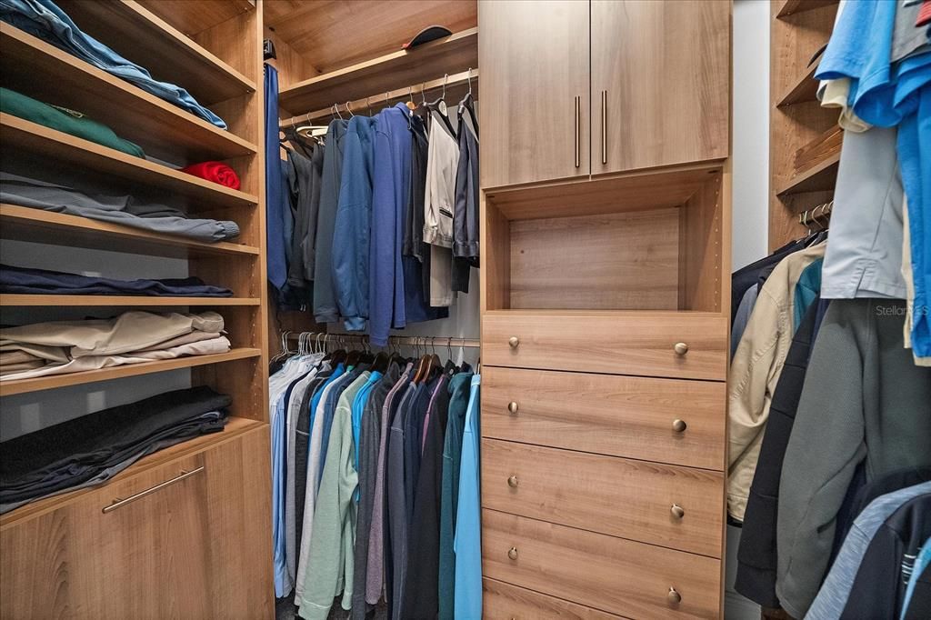 For Sale: $799,000 (3 beds, 2 baths, 2328 Square Feet)