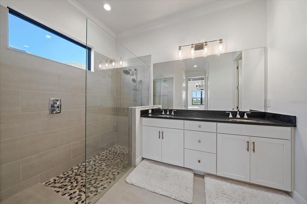 For Sale: $799,000 (3 beds, 2 baths, 2328 Square Feet)