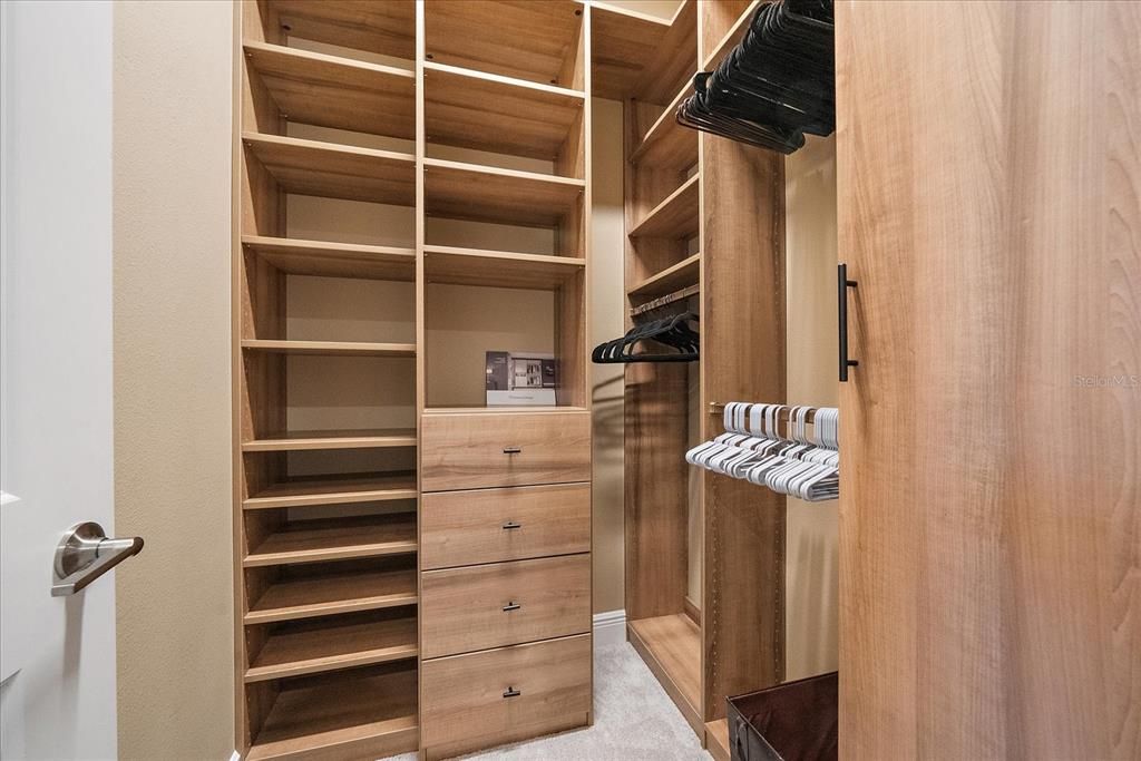 For Sale: $799,000 (3 beds, 2 baths, 2328 Square Feet)