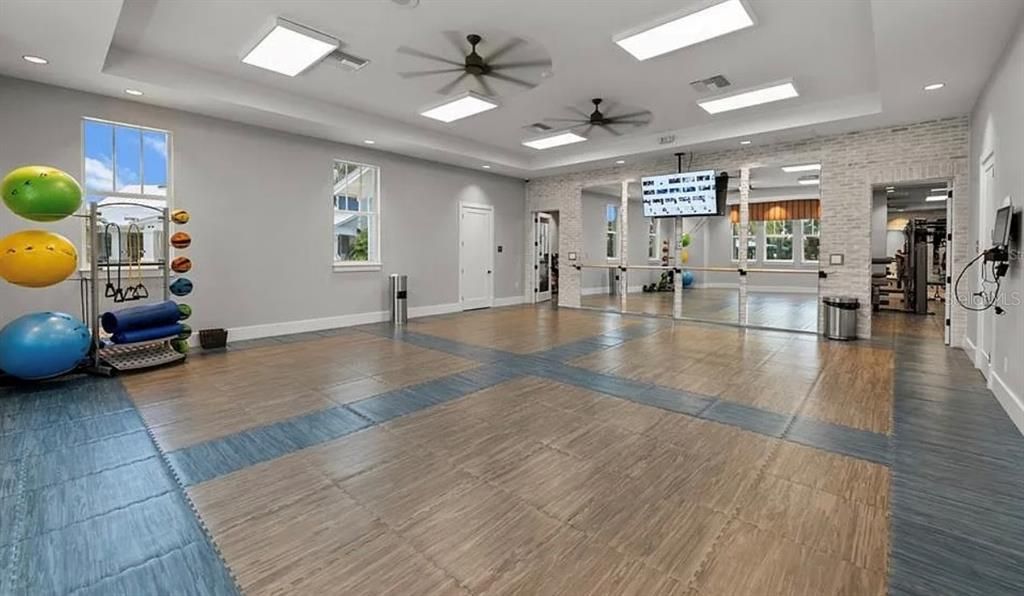 For Sale: $799,000 (3 beds, 2 baths, 2328 Square Feet)