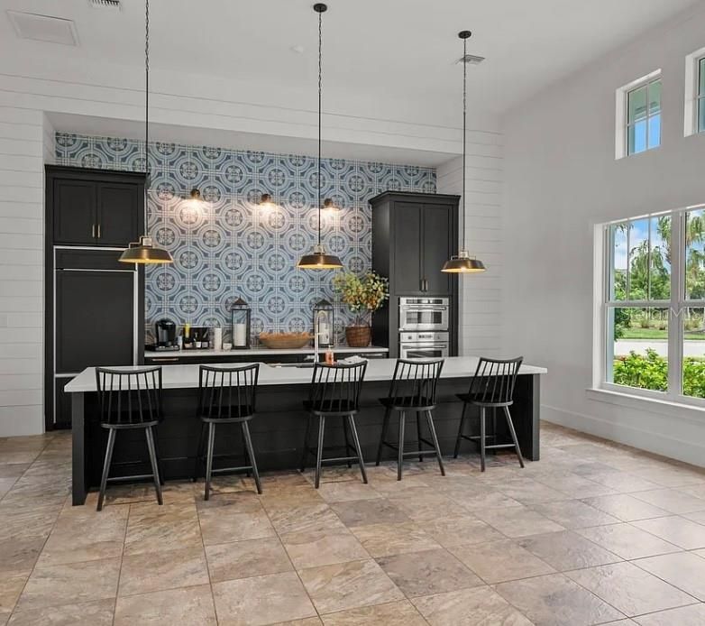 For Sale: $799,000 (3 beds, 2 baths, 2328 Square Feet)