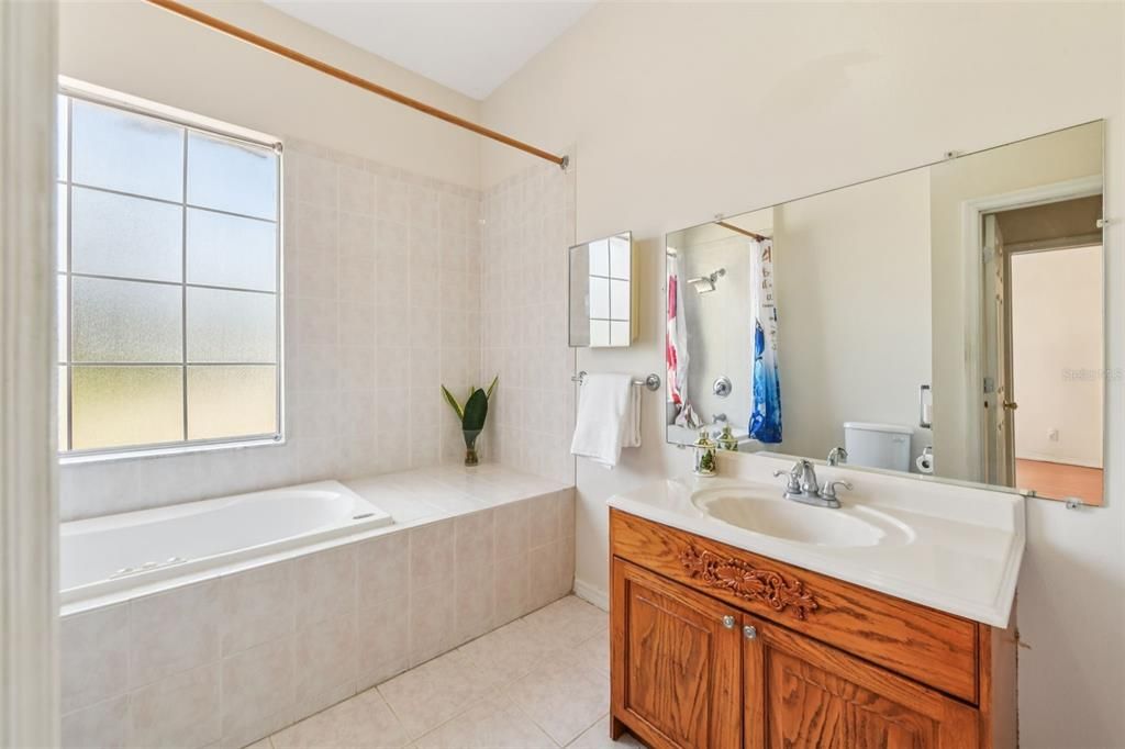 For Sale: $1,260,000 (6 beds, 4 baths, 5590 Square Feet)