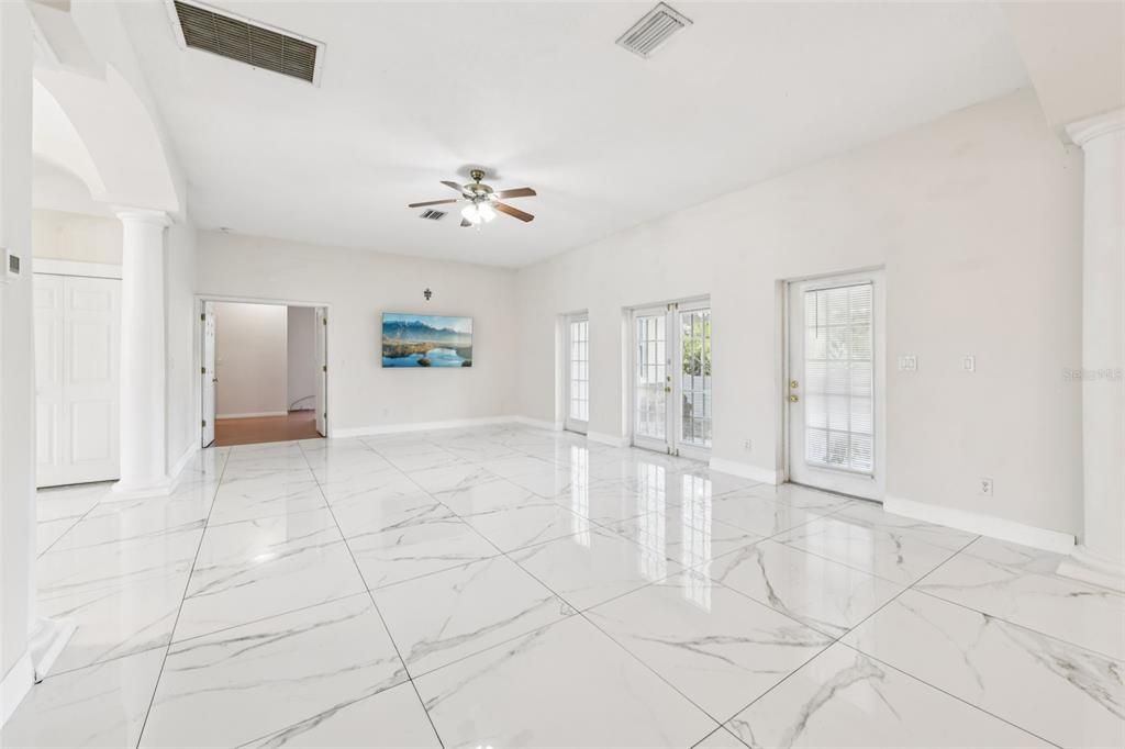 For Sale: $1,260,000 (6 beds, 4 baths, 5590 Square Feet)