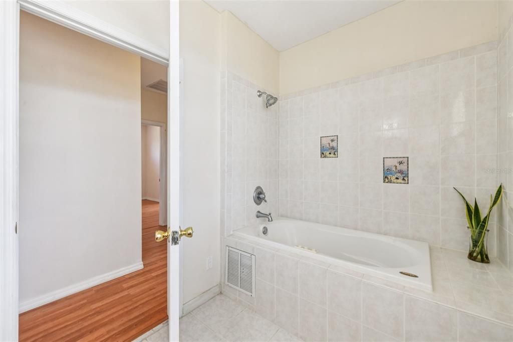 For Sale: $1,260,000 (6 beds, 4 baths, 5590 Square Feet)