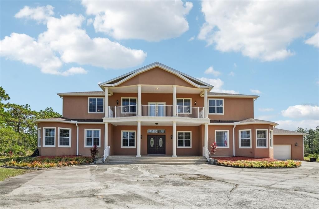 For Sale: $1,260,000 (6 beds, 4 baths, 5590 Square Feet)