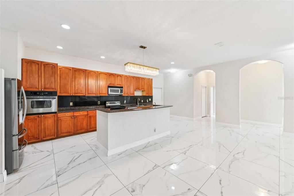 For Sale: $1,260,000 (6 beds, 4 baths, 5590 Square Feet)