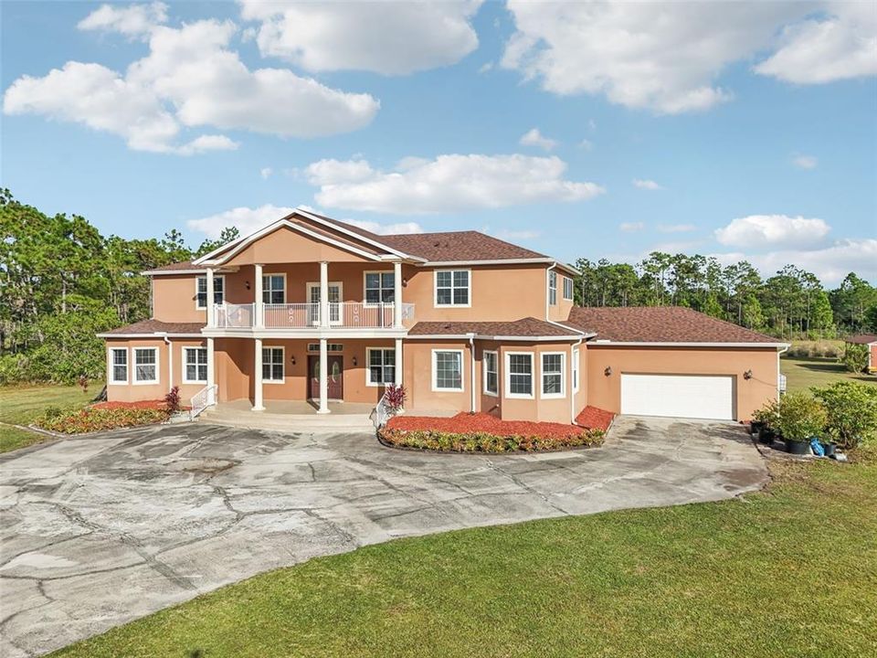 For Sale: $1,260,000 (6 beds, 4 baths, 5590 Square Feet)