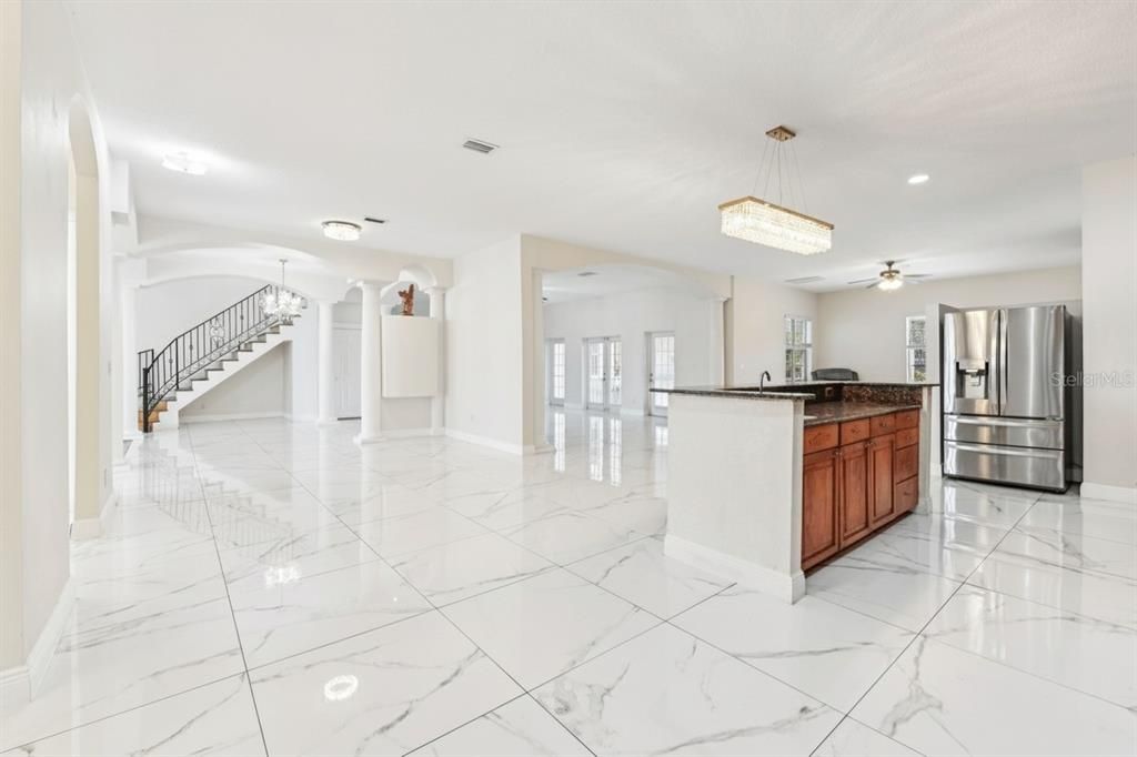 For Sale: $1,260,000 (6 beds, 4 baths, 5590 Square Feet)