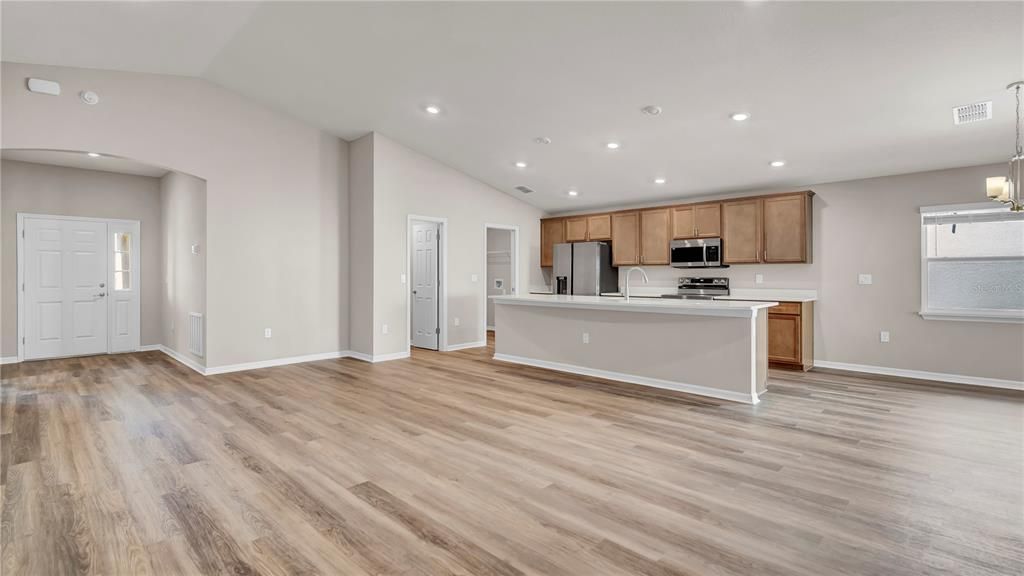 For Rent: $2,300 (4 beds, 2 baths, 1855 Square Feet)