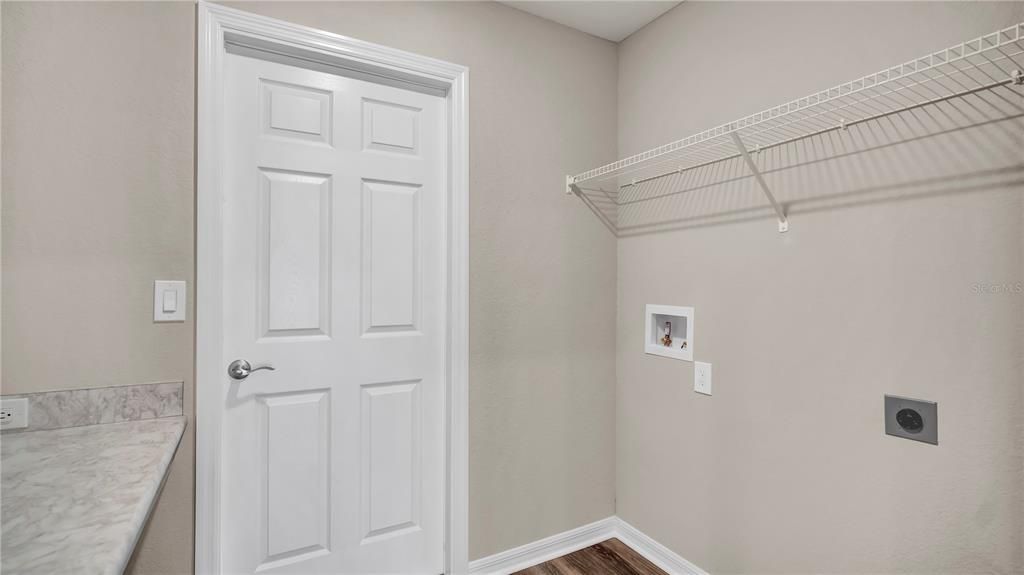 For Rent: $2,300 (4 beds, 2 baths, 1855 Square Feet)