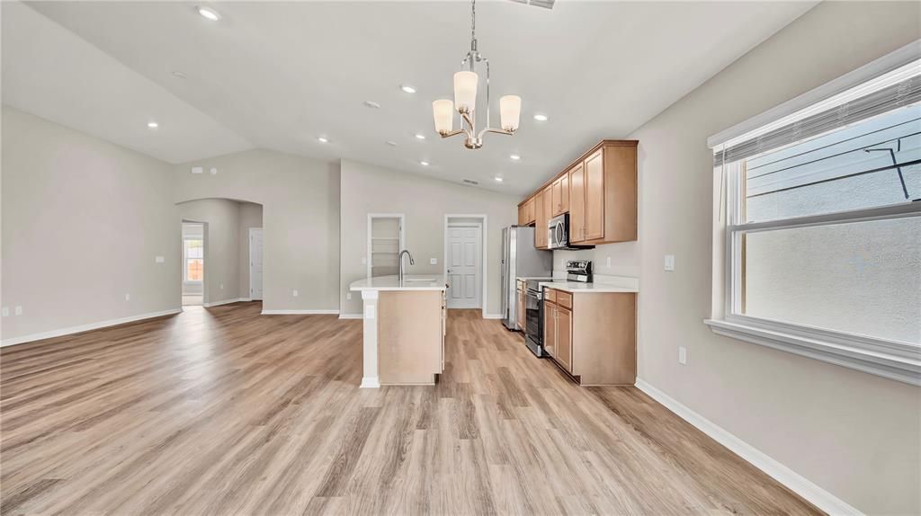 For Rent: $2,300 (4 beds, 2 baths, 1855 Square Feet)