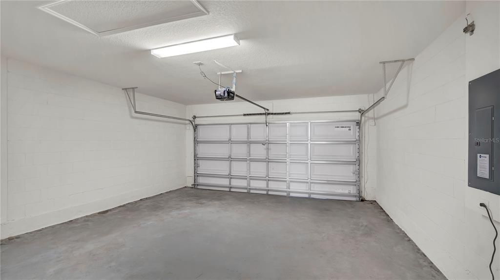 For Rent: $2,300 (4 beds, 2 baths, 1855 Square Feet)