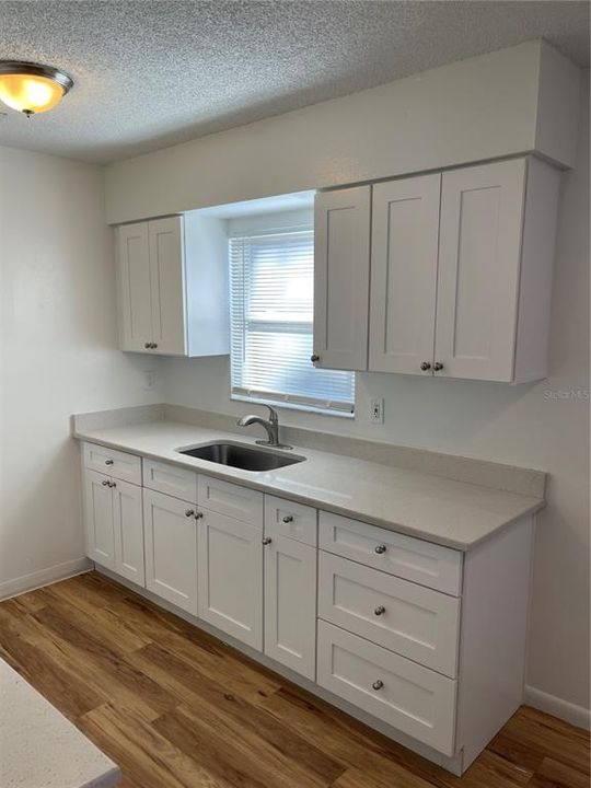 For Rent: $1,600 (2 beds, 1 baths, 770 Square Feet)