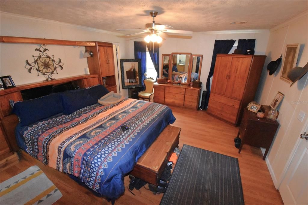 На продажу: $284,900 (3 спален, 2 ванн, 1782 Квадратных фут)