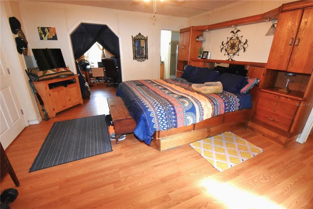 На продажу: $284,900 (3 спален, 2 ванн, 1782 Квадратных фут)