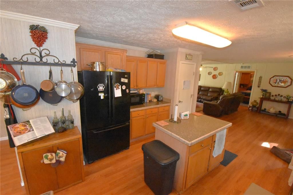 На продажу: $284,900 (3 спален, 2 ванн, 1782 Квадратных фут)