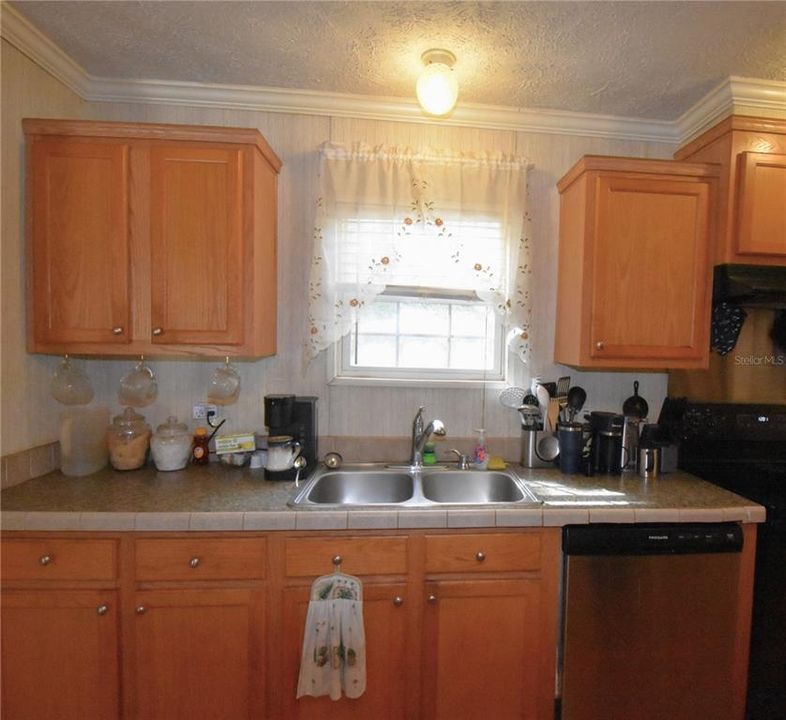 На продажу: $284,900 (3 спален, 2 ванн, 1782 Квадратных фут)