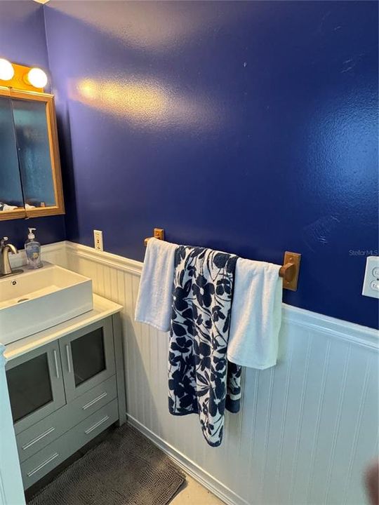 For Rent: $1,800 (2 beds, 1 baths, 580 Square Feet)