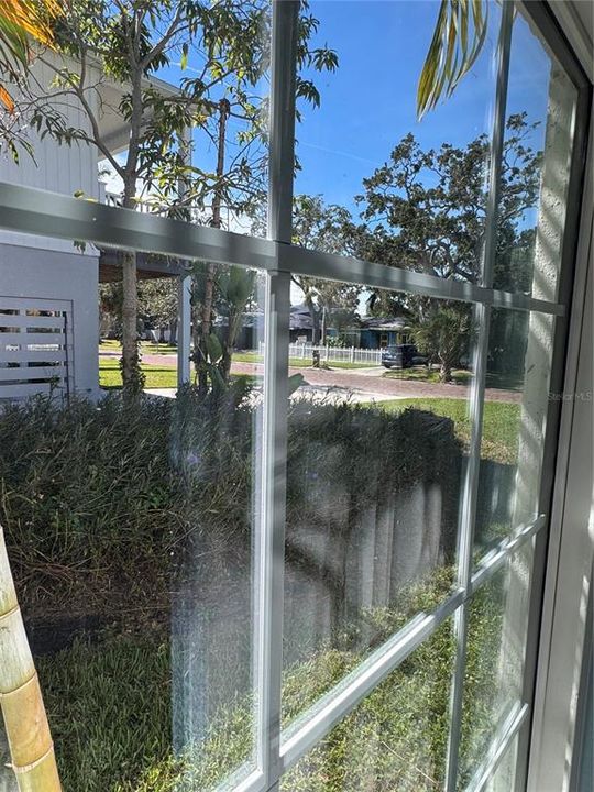 For Rent: $1,800 (2 beds, 1 baths, 580 Square Feet)