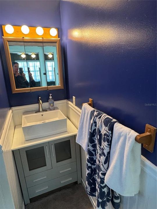 For Rent: $1,800 (2 beds, 1 baths, 580 Square Feet)