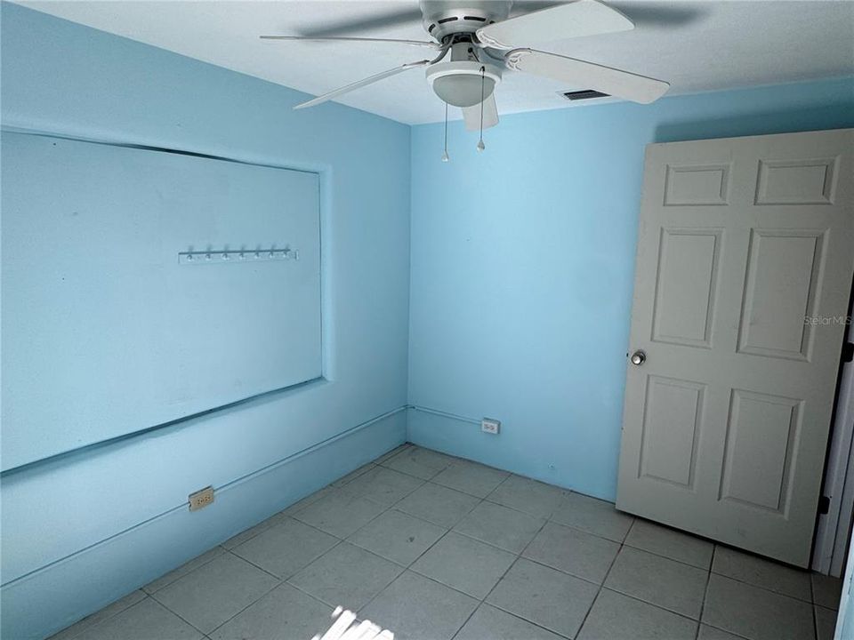 For Rent: $1,800 (2 beds, 1 baths, 580 Square Feet)