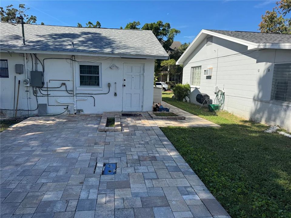 For Rent: $1,800 (2 beds, 1 baths, 580 Square Feet)