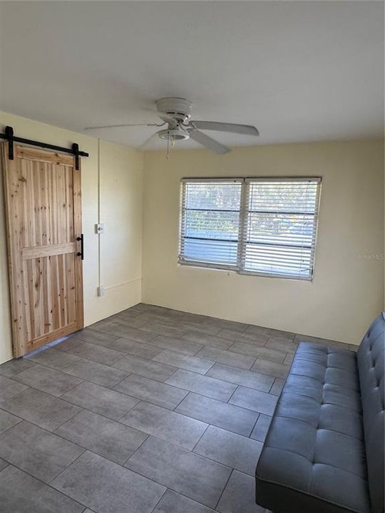 For Rent: $1,800 (2 beds, 1 baths, 580 Square Feet)
