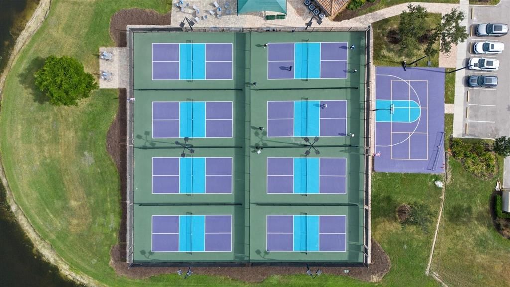 Под контрактом: $675,000 (4 спален, 2 ванн, 2268 Квадратных фут)