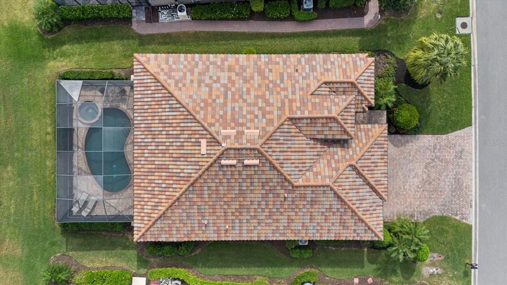 Под контрактом: $675,000 (4 спален, 2 ванн, 2268 Квадратных фут)