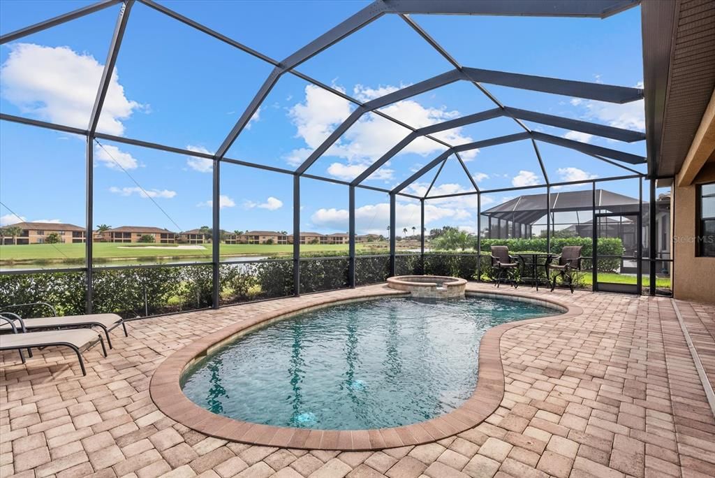 Под контрактом: $675,000 (4 спален, 2 ванн, 2268 Квадратных фут)